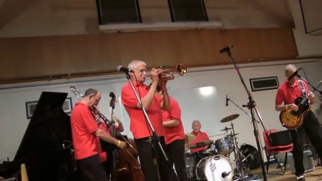 "You Never Can Tell" by Bev Pegg and his Good Time Jazz Gang смотреть онлайн