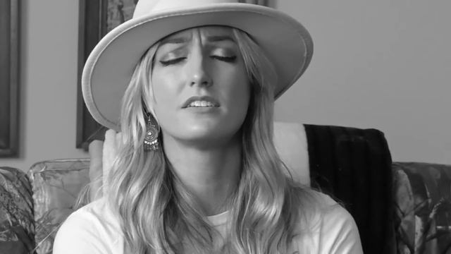 Kayla McKinney Covers Sugarland's "Stay" смотреть онлайн