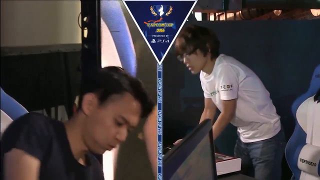 SFV: TOP 5 MOMENTS - CAPCOM CUP 2016 - CPT 2016 смотреть онлайн