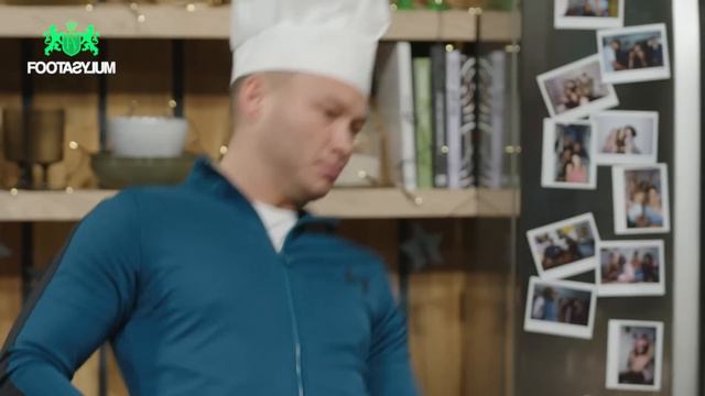 NIKO, NELLA AND JOHNNY MAKE FILLY'S XMAS DINNER!! | The Big Xmas Show Ep4 смотреть онлайн