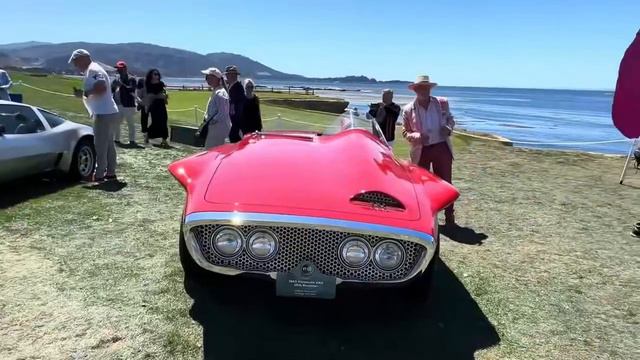 В Пеббл-Бич (Калифорния) прошел ежегодный конкурс культовых тачек разных эпох. смотреть онлайн