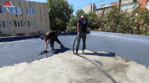 Ремонт плоской кровли мастикой.