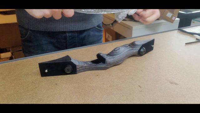 Ready to shoot setup for a new bow, using a Black Hunter Recurve смотреть онлайн