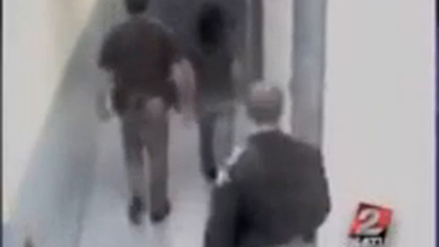 Cop assaults 15-year-old girl смотреть онлайн