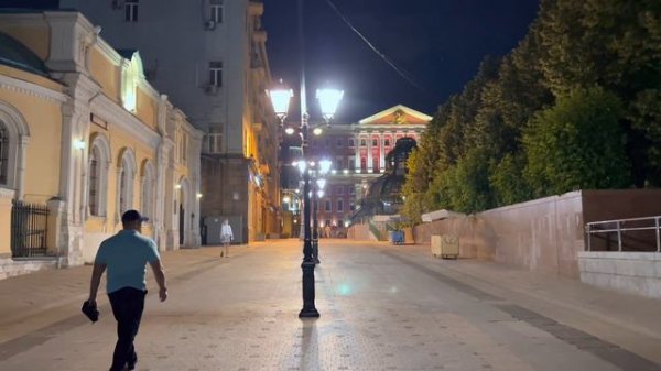 ⁴ᴷ MOSCOW NIGHT STREET LIFE 🇷🇺 Secret courtyards with bars in the city center | Walking tour - (HDR