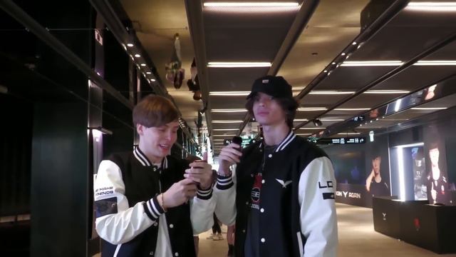 Tenacity Effortlessly Sweeps the Hardest League of Legends Trivia in the Universe смотреть онлайн