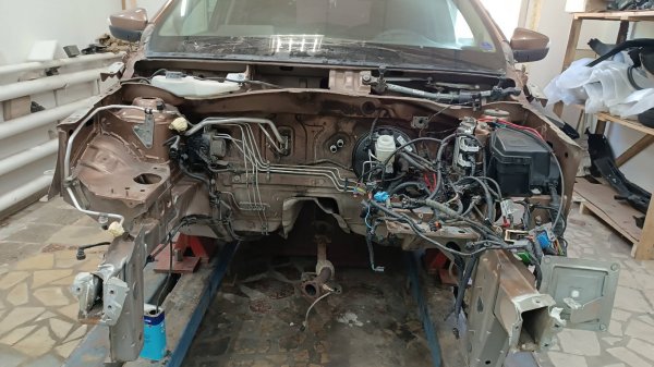 LADA XRAY ,ремонт после лобового дтп.