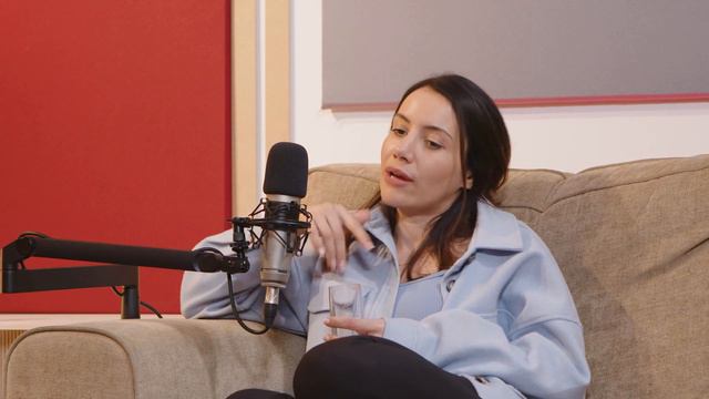 We're STILL learning NEW THINGS about AMERICA! | S1 E7 смотреть онлайн