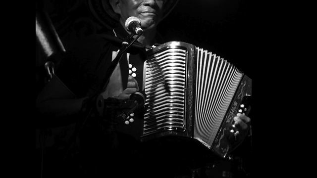 Carmelo Torres y Los Toscos - La Negra Tulia смотреть онлайн