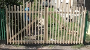 Въездные ворота из штакетника своими руками
