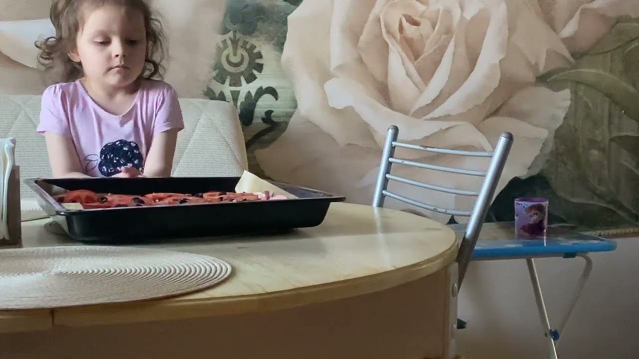 Скрытая камера. Проверяем съест ли ребёнок пиццу без присмотра смотреть онлайн