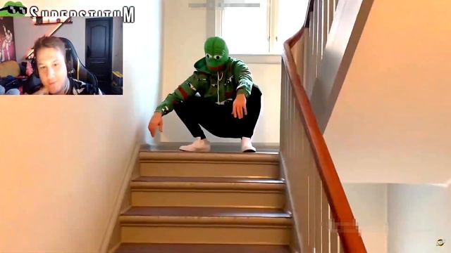 ЗЕВС СМОТРИТ SUPERSTITUM "How Zeus Really Plays CS:GO" смотреть онлайн