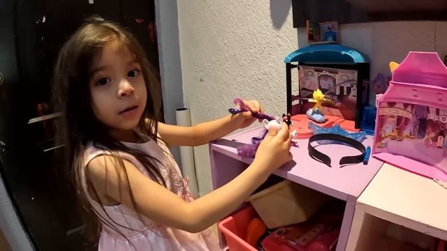 I Was Detained On The American Border (Terrifying Experience)