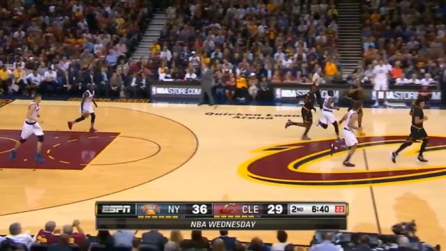 LeBron James rips sleeves off his jersey (Knicks vs Cavs) - HD смотреть онлайн