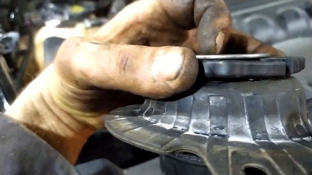 Jeep Cherokee KL замена передних амортизаторов и ремонт верхней опоры амортизатора смотреть онлайн