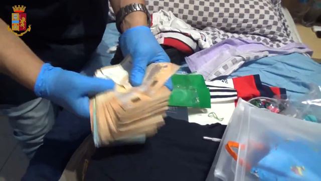 Siracusa, operazione "Ludos": usura su giochi e scommesse online, in corso diversi arresti 2 смотреть онлайн