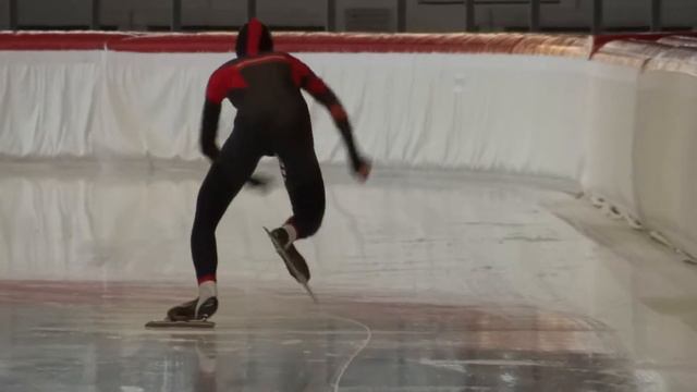 Saskia Alusalu 02.11.14 - 1000m start смотреть онлайн