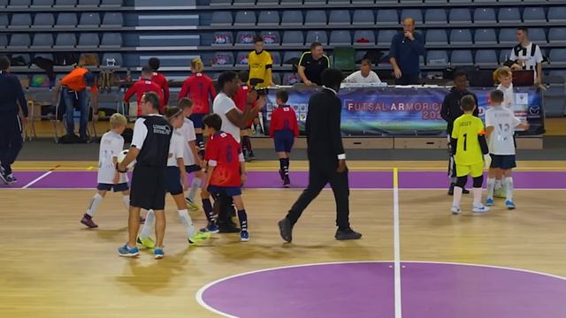 I Entered A Kids WORLD CUP Football Tournament For ENGLAND смотреть онлайн