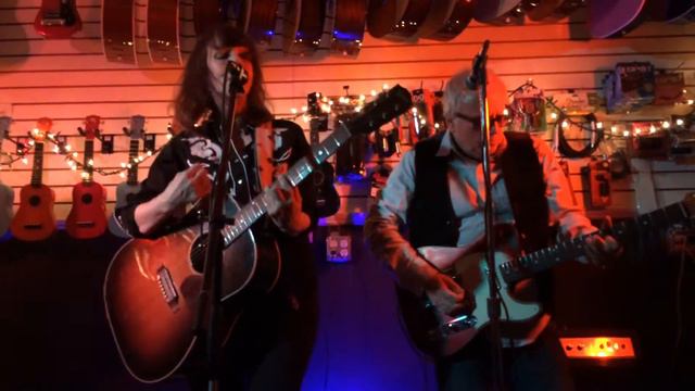 Amy Rigby (and Wreckless Eric) at Guitar Bar Jr, Hoboken, NJ, 2016-04-09 - "Genovese Bag" смотреть онлайн