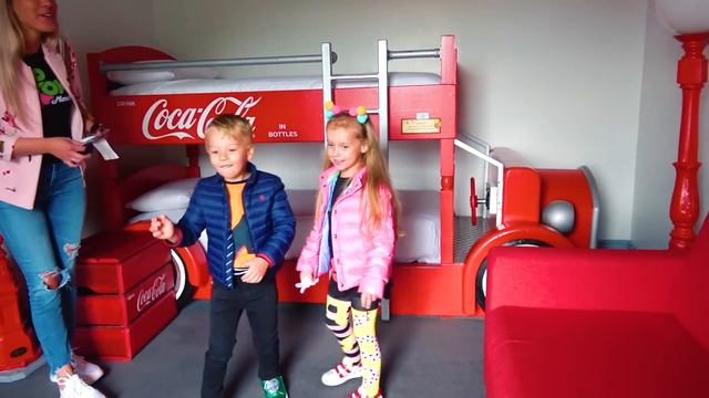 Family TRIP to Amusement Park and Coca Cola ROOM TOUR смотреть онлайн
