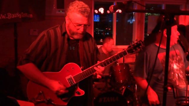Bugsy Jones band Covers ZZ Top's Legs смотреть онлайн