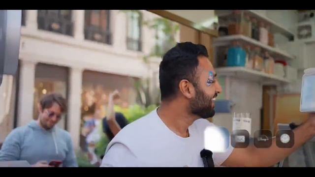 Самый большой в мире iPhone — высотой 2 метра и весом 200 кг смотреть онлайн