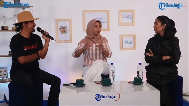 NGOBROL SERU | Heboh Bersama Yu Ning dan Bu Tri, Film Tilik #4 смотреть онлайн