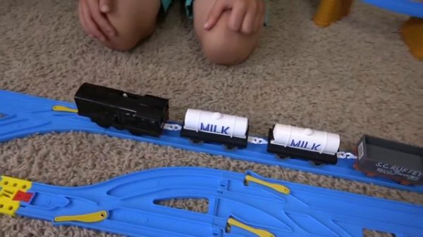 Thomas and Friends TOMY Toy Train Track Build