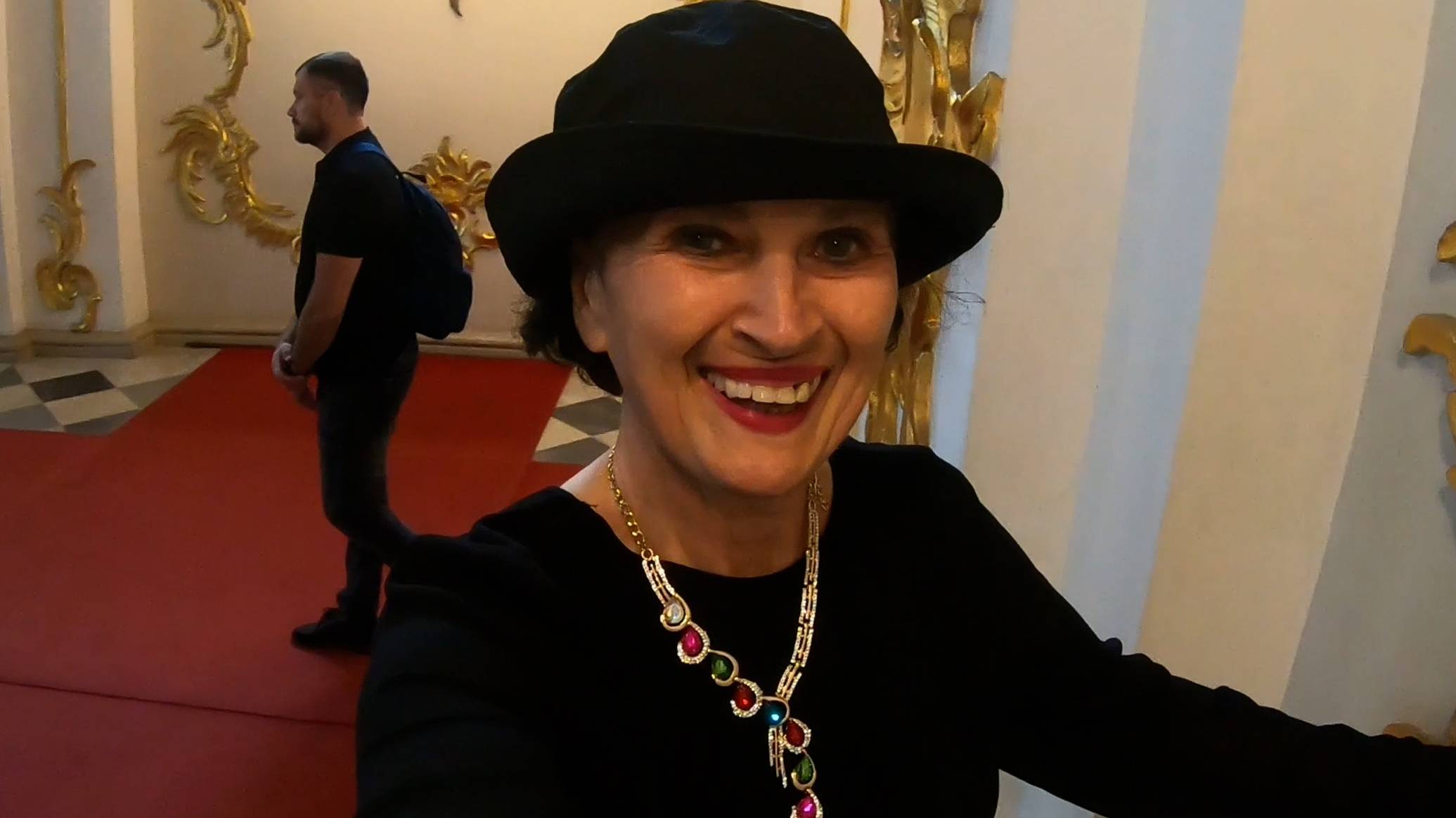 вернисаж эрмитаж,модель 60+ смотреть онлайн