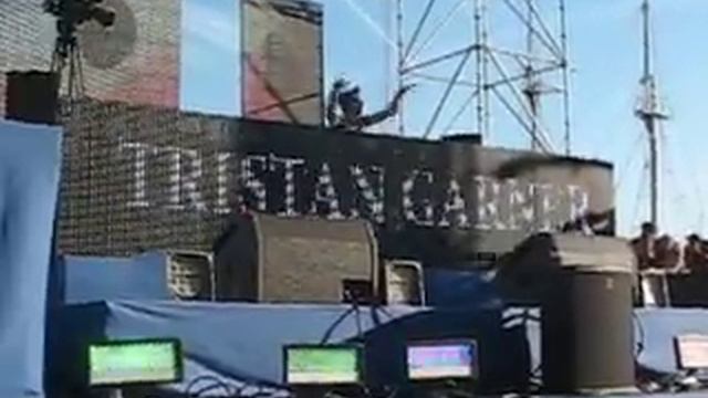 Tristan Garner bis @ Soirée Bleue - Podium FG DJ RADIO 2011@marseille смотреть онлайн