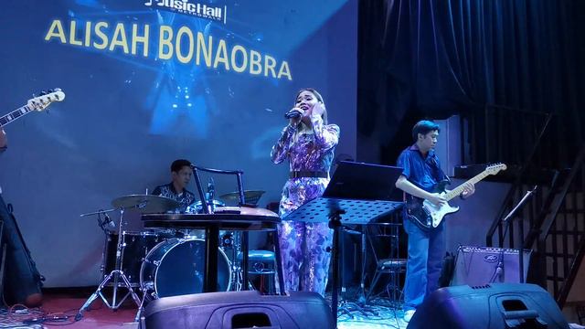 Alisah Bonaobra - Let It Snow! | Live! At The Music Hall (December 21, 2019) смотреть онлайн