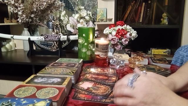 Гремит, стучит, на пороге стоит, дверь открывает, на порог ступает ‼️💯💫