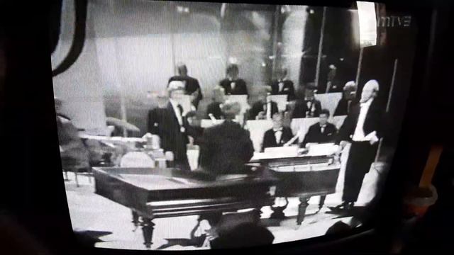 Koomikon kuva - Spede Pasanen ja Simo Salminen: Piano смотреть онлайн