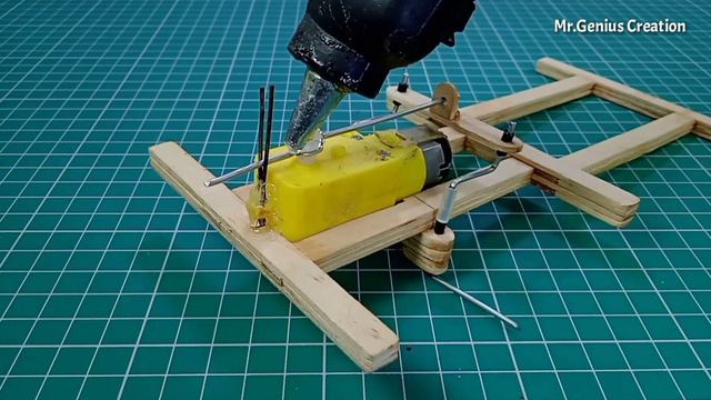Latest idea💡: How To Make Remote Control Car at Home with Steering mechanism смотреть онлайн