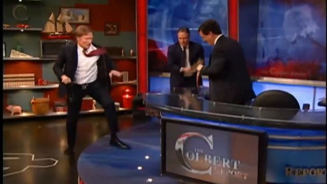 Late Night Fight - Conan, Colbert, Stewart Feud смотреть онлайн