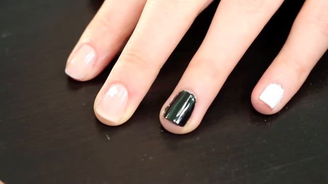 Marc Jacobs Daisy Inspired Nail Tutorial смотреть онлайн