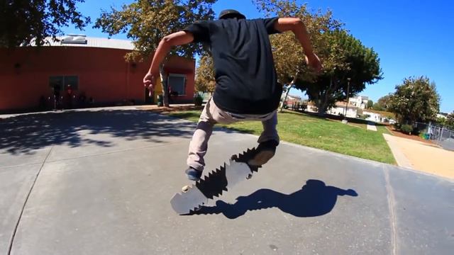 THE CHAINSAW BOARD | YOU MAKE IT WE SKATE IT EP 40 смотреть онлайн