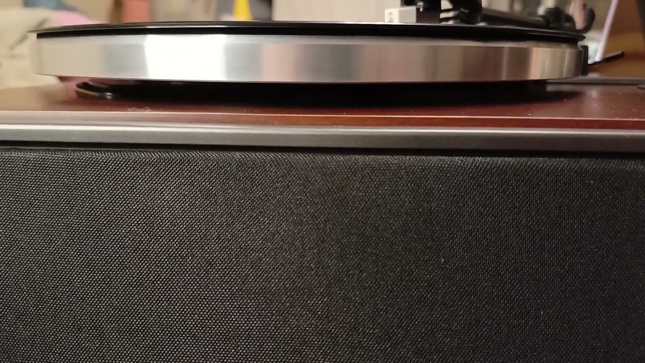 Обзор винилового проигрывателя Lenco LS-470WA c Bluetooth и 4-мя встроенными динамиками смотреть онлайн