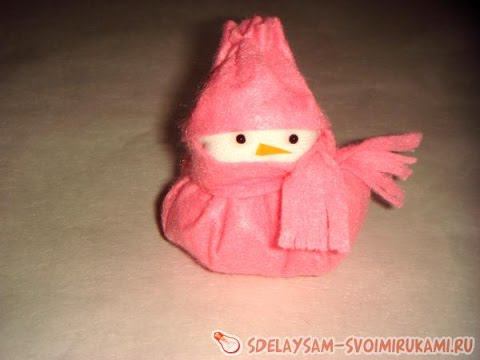 Простенькая игрушка снеговик. Поделки в детский сад смотреть онлайн