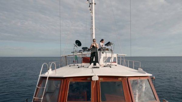 Giolì & Assia - #DiesisLive @Boat trip in Favignana, Sicily