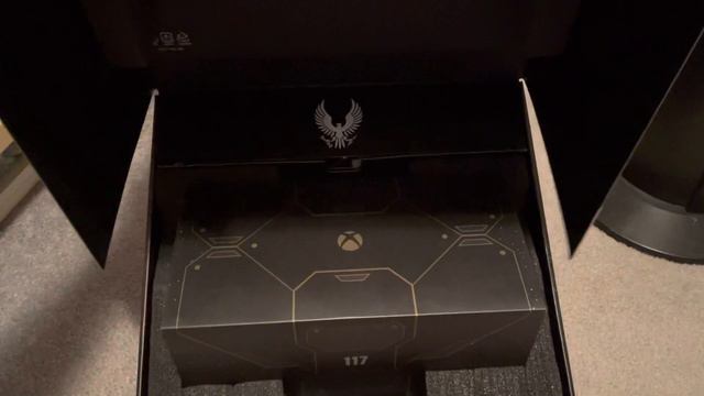 Xbox Series X Halo Limited Edition Console смотреть онлайн