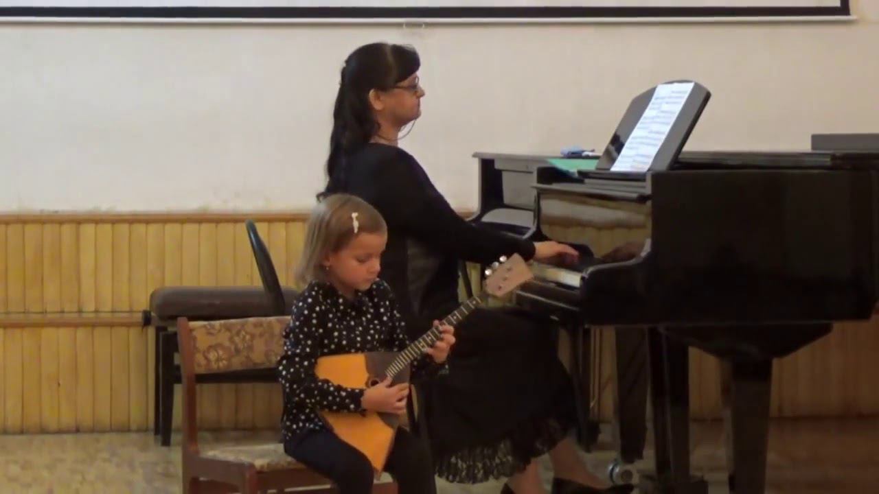 Anastasiia Tiurina (5 Years Old) Minuet Bach