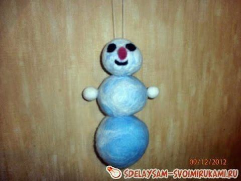 Снеговик из шерсти. Как сделать смотреть онлайн