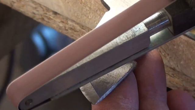 Making a Mini Survival Knife from an Old Saw Blade смотреть онлайн