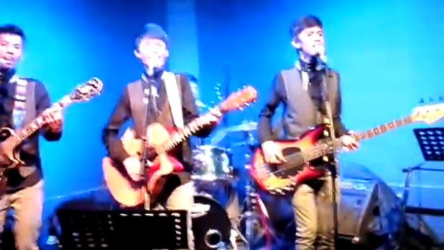 REO Brothers Band at Primos Bar doing cover songs of the Beatles, Beach boys and others смотреть онлайн
