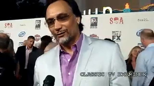 Jimmy Smits -- Sons of Anarchy Premiere смотреть онлайн