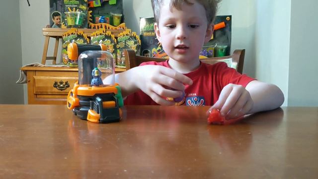 Little Nerdy Mouse Unboxes Mini Grungies смотреть онлайн
