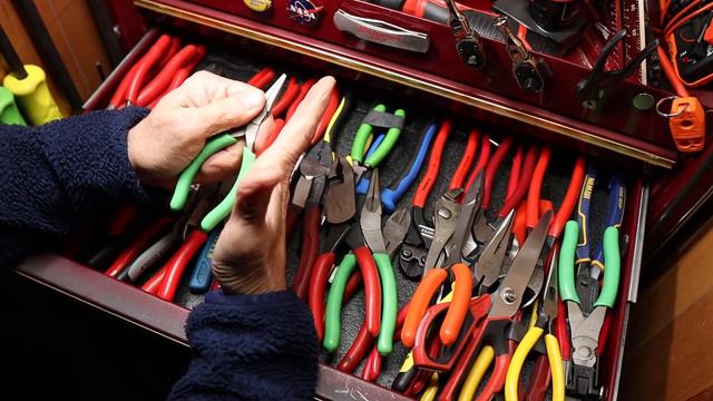 Snap On Toolbox Tour: The Plier Drawer at Last Best Tool смотреть онлайн