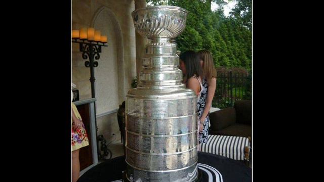 Mario Lemieux's House Party - With the Cup смотреть онлайн