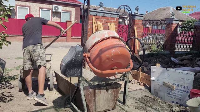 УРА НАКОНЕЦ ТО Я ЭТО СДЕЛАЛ ЗАЛИТ ПОСЛЕДНИЙ ФУНДАМЕТ ТЕПЕРЬ ДОЖДЯ Я НЕ БОЮСЬ ЗАКРЫЛ КРЫШ смотреть онлайн